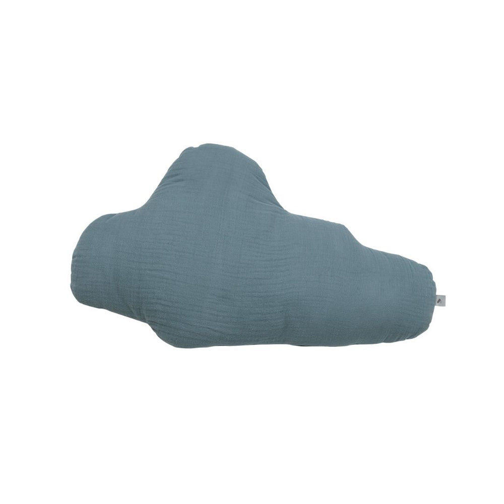 Детска възглавничка Blue cloud от син муселин във форма на облак, продуктова снимка на бял фон